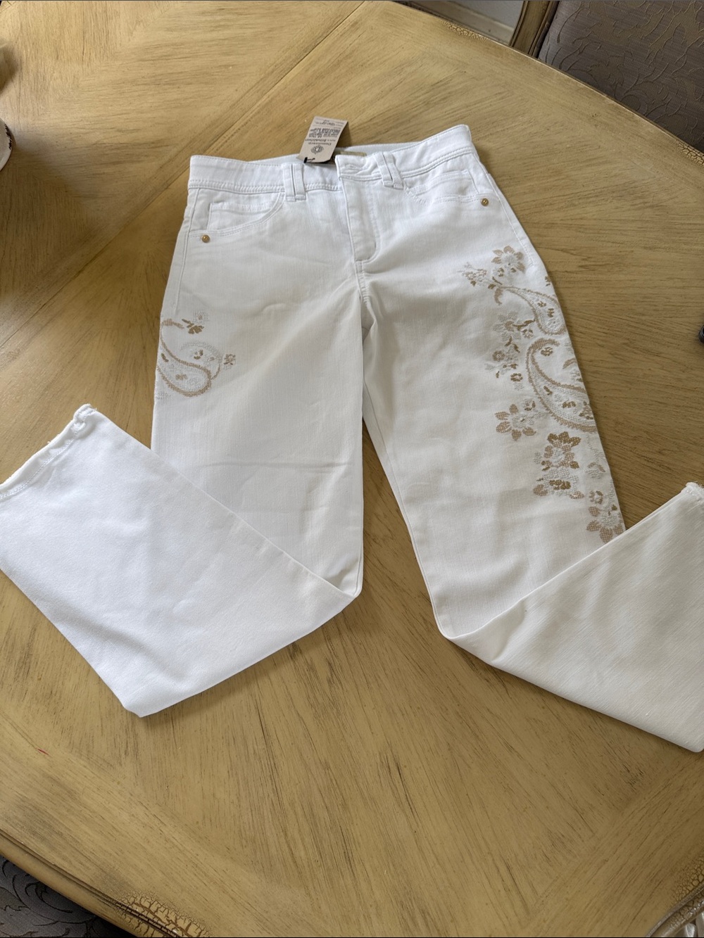 Democracy White Straight-Leg Jeans with Beige Floral Embroidery